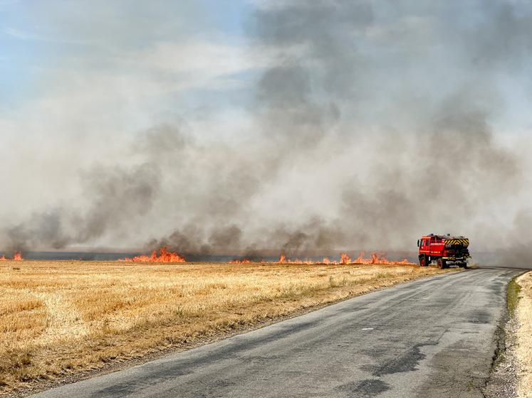 Le 7 juillet à Coltainville (Eure-et-Loir). Le secteur a été particulièrement impacté avec plus de 100 hectares avalés par les flammes.