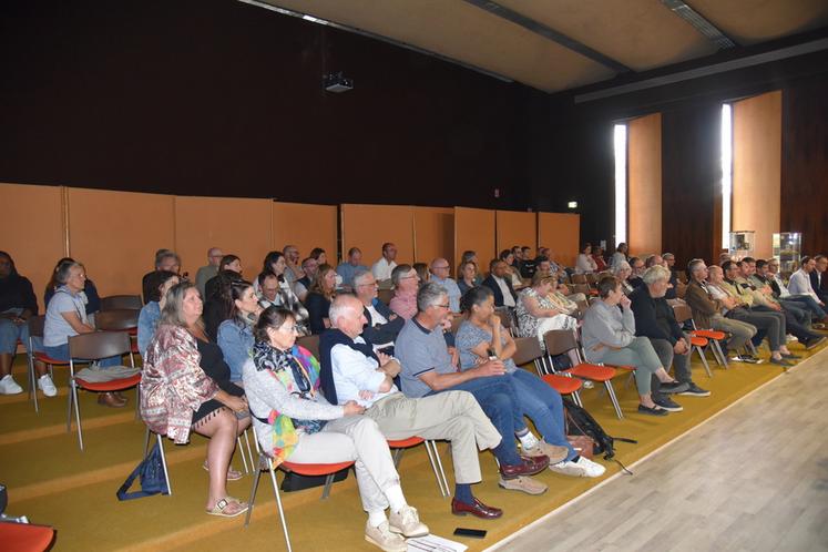 Le Mée-sur-Seine, mardi 9 juin. La mise en place de la facture électronique et la feuille de route d'AS 77 à horizon 2031 ont fortement intéressé les participants.