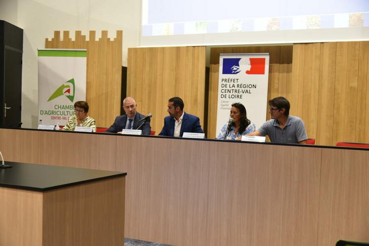 Vendredi 17 juillet, à Orléans (Loiret). La feuille de route régionale pour la souveraineté alimentaire a été présentée. Elle s’appuie sur les contributions de près de 800 acteurs et dresse les priorités filière par filière afin de produire, transformer et conserver davantage de valeur en Centre-Val de Loire.
