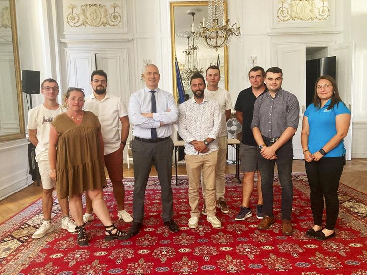 Mardi 28 juillet, les représentants des différents départements de JA CVL ont rencontré le préfet de région, Hugues Moutouh. 