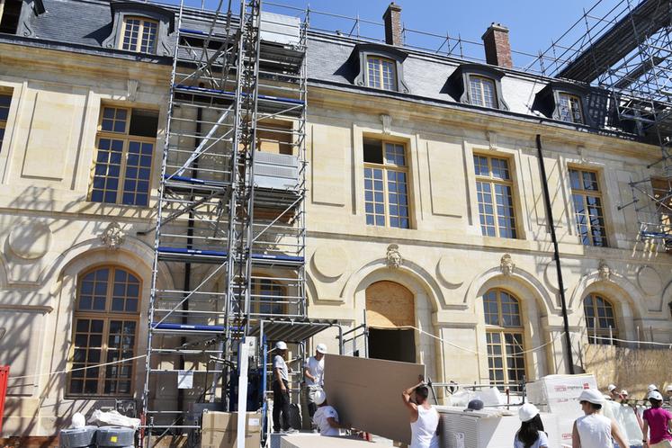 Jeudi 18 juin, à Versailles (Yvelines). L'aile de Saint-Cloud de la Grande écurie du château de Versailles est en rénovation pour permettre le développement du Campus Versailles, établissement d'enseignement.