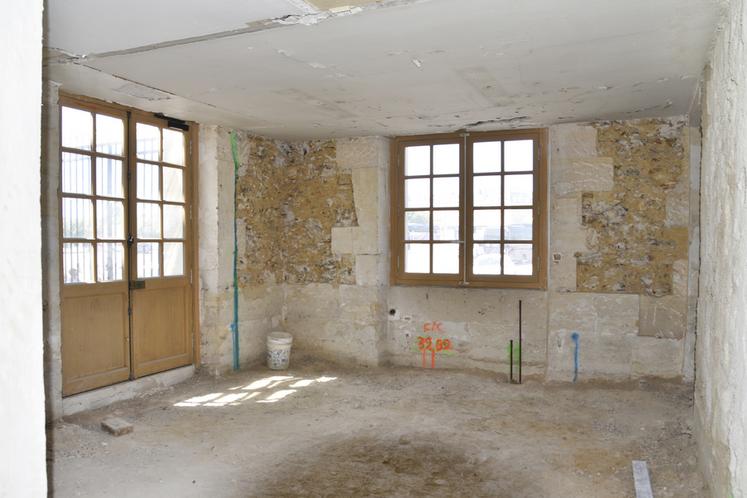 Le bâtiment sera équipé d'un restaurant-école contenant des salles avec vue sur le château.