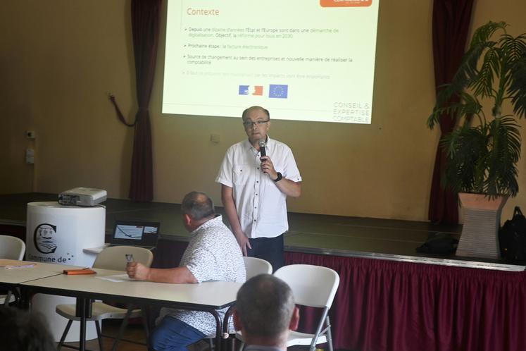 Lors de l'assemblée générale de la FAV 41 a eu lieu une intervention concernant la réception des factures électroniquement qui sera obligatoire dès le 1er septembre prochain. 