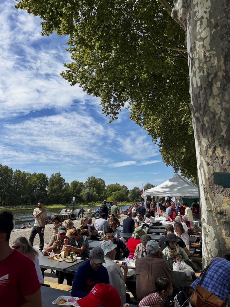Bonne humeur et convivialité étaient au rendez-vous tout au long de la journée sur les quais de Loire.