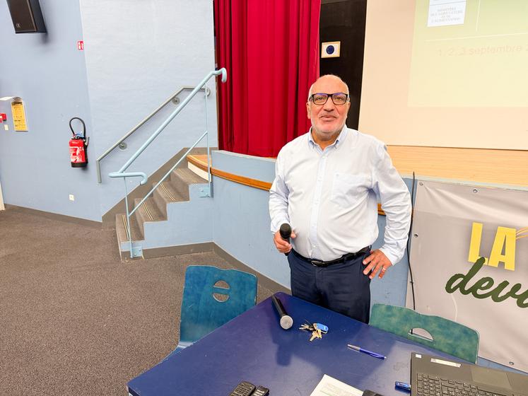 Mardi 1er septembre, à Sours. M'hamed Faouri est le nouveau directeur du campus Naturalim de Chartres-La Saussaye.