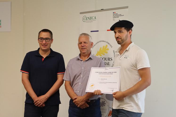 Olivier Gabilleau, du Gaec Gabilleau, s’est distingué avec une médaille d’or pour ses rillettes de porc fermières supérieures.