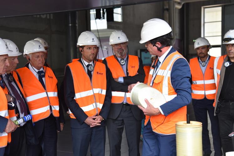 Mercredi 2 septembre, à Méry-sur-Oise (Val-d'Oise). Mathieu Lefèvre, ministre délégué chargé de la Transition écologique, a visité l'usine de production d'eau potable afin de découvrir une nouvelle technologie de filtration de pointe.