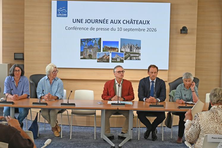 Jeudi 10 septembre, à Blois. Philippe Gouet, président du conseil départemental, présente la neuvième édition de l'opération Une journée aux châteaux.