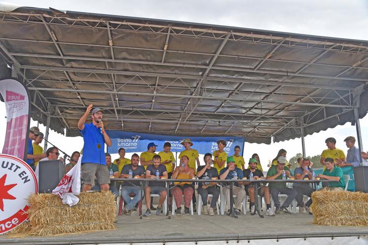 Courpalay, dimanche 13 septembre. Valentin Drumel a animé les trois manches du concours.