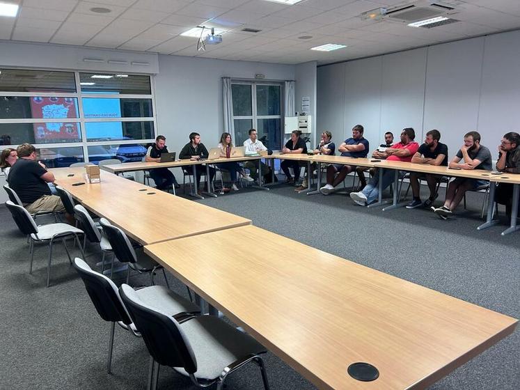 Mardi 22 septembre, au Chesnay (Yvelines). Les JA Île-de-France ouest se sont réunis en conseil d'administration pour faire un bilan de rentrée.