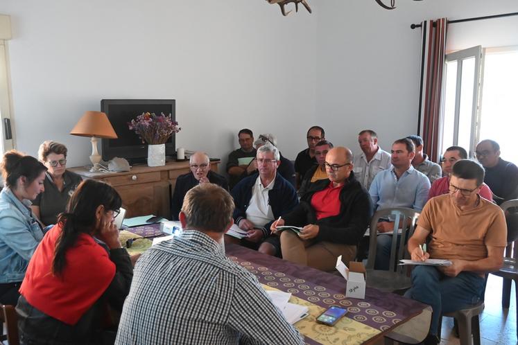 Lors d'un Conseil d'Administration avant son repas convivial, vendredi 25 septembre dernier au sein du domaine Mariaville à Vernou-en-Sologne, la FNSEA 41 a réuni ses administrateurs pour échanger sur la campagne dernière et celle qui arrive. 