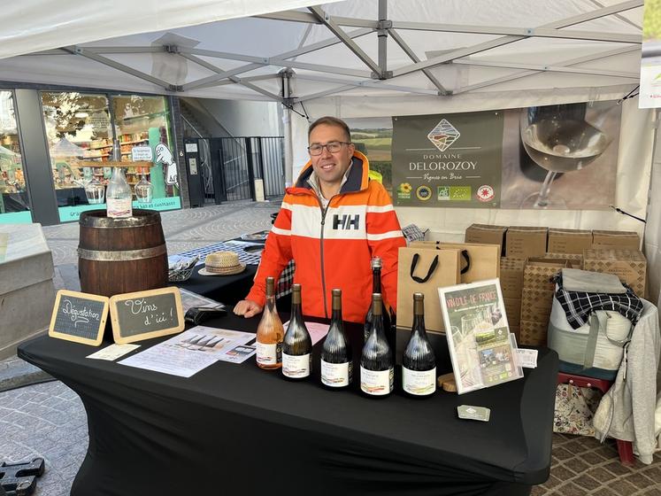 Sébastien Delorozoy, avec son épouse Delphine, producteurs de vin à Montdauphin, proposaient pour la première fois leur gamme de cinq vins.