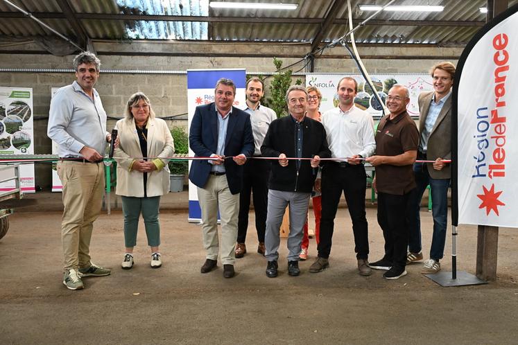L'inauguration de cette innovation a eu lieu au cœur des pépinières du plateau de Versailles en présence de l'ensemble des acteurs de la filière.