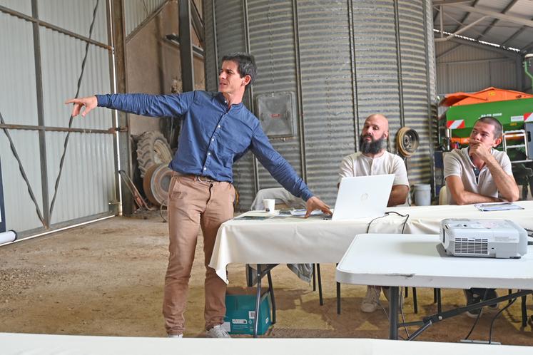 Christophe Beaujouan, conseiller énergie-climat au sein de la chambre d'Agriculture, a présenté les intérêts de réaliser un bilan carbone sur son exploitation agricole.