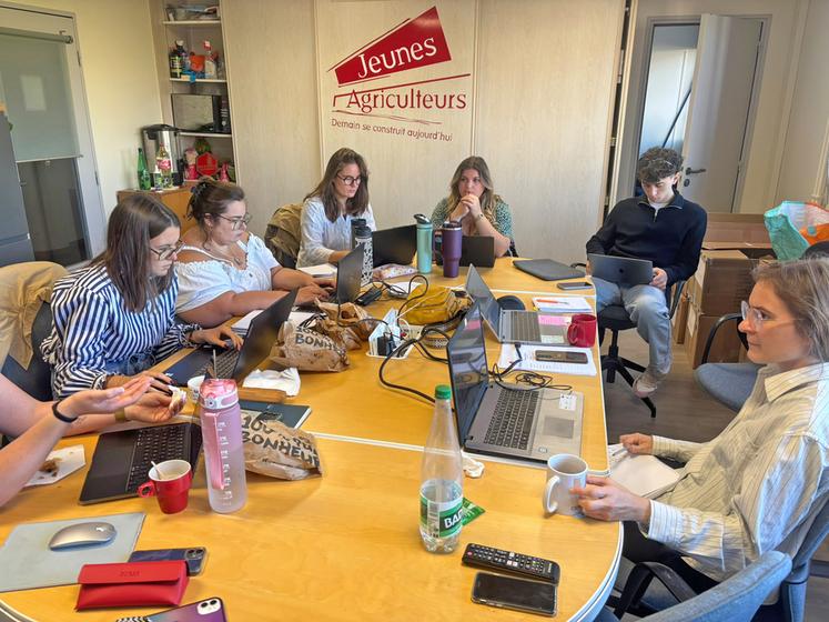 Mardi 6 octobre, à Orléans. Les équipes départementales des JA du Centre-Val de Loire se sont retrouvées pour partager leurs actualités et préparer les prochains rendez-vous du réseau.