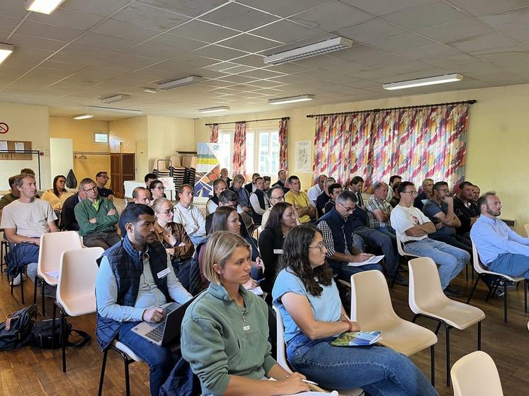 Bougligny, jeudi 1er octobre. Le montage d'un projet de méthanisation et son financement étaient au cœur des échanges. 