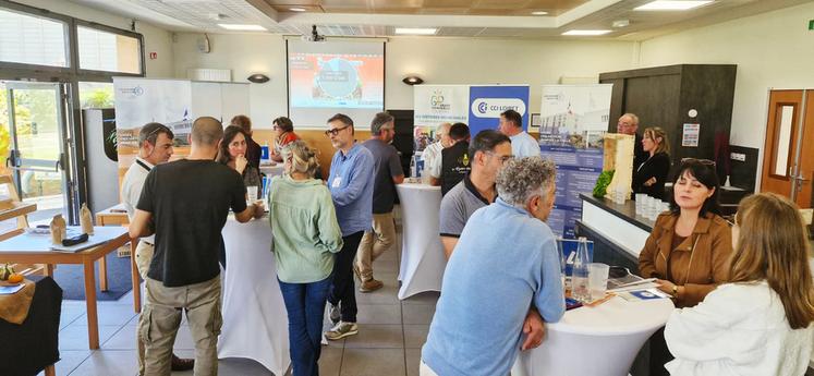 Mardi 13 octobre, à Pithiviers. Producteurs, restaurateurs et représentants de la grande distribution ont profité du speed meeting pour faire connaissance, échanger et envisager de nouvelles collaborations autour des produits locaux.