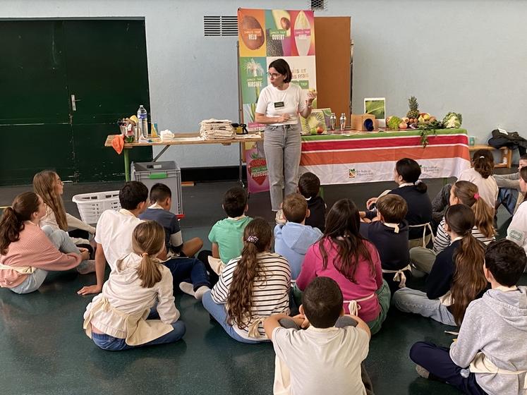Lors des journées alimentations collèges qui se sont tenues du mardi 13 au jeudi 14 octobre, plus de 850 collégiens de sixième ont participé à divers ateliers sur une alimentation saine et locale. 