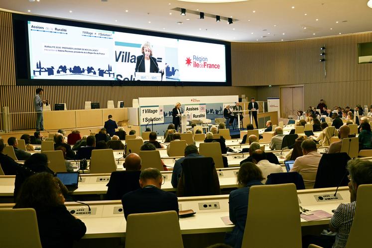 À Saint-Ouen (Seine-Saint-Denis), le 14 octobre. La présidente de Région, Valérie Pécresse a présenté le plan Ruralité 2030. 