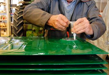 Michel Béaur a accompagné toutes les évolutions du machinisme agricole depuis 1941. Comme chef d’atelier au sein du groupe Lecoq, puis comme conseiller technique dans l’équipe de l’atelier de restauration du Compa. Il est mort le 11 août, à l’âge de 87 ans.