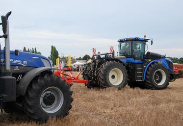 Le 17 septembre, à Lumeau. L’énorme tracteur articulé T9 de New Holland a encore attiré tous les regards.