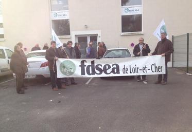 Le 20 janvier, à Blois. La FDSEA dénonce la lourdeur de la procédure de contrôle.