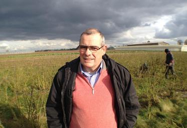 Coubert, mardi 3 février. Marc Lemarié, exploitant agricole, fait appel aux services de l’entreprise agricole apprenante de Seine-et-Marne. 
