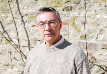 « Maire et agriculteur, c’est être à l’écoute de la population et communiquer sur ce que fait le monde agricole en faveur de l’environnement. Étant certifié Iso 14 001, engagé de longue date dans des démarches environnementales, je suis un bon vecteur de communication agricole qui peut épauler le maire que je suis. » 