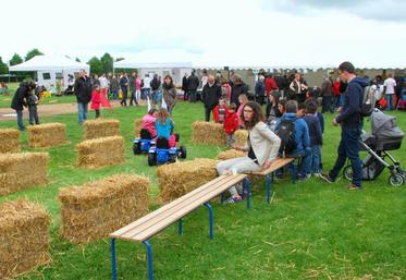 Le 16 mai, à Anet. C’est un public très familial qui est venu à la rencontre de l’agriculture eurélienne à travers l’opération menée par Ajir 28 et Jeunes agriculteurs.