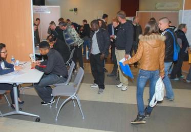 Le 21 mai, à Chartres. Environ cent cinquante demandeurs d’emplois ont fréquenté le septième forum Boostemploi agricole où cinq cents postes leurs étaient proposés.