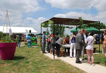 Le 16 juin, à Mont-prés-Chambord. Un parcours sensoriel, créé avec la participation du CFA horticole de Blois, a été inauguré au foyer Les Morines.