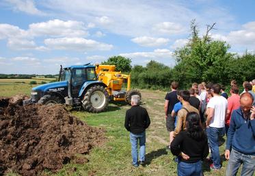 Le 16 juin, à Epuisay. Une cinquantaine de personnes a assisté à une journée sur le compostage proposée par la Cuma Biomasse innovation 41.