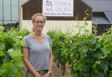 En 2007, Laura Semeria a repris un domaine viticole en Loir-et-Cher.