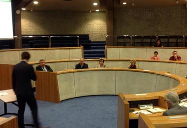 Chartres, le 6 juillet. Les élus du conseil départemental et les représentants de l’agriculture eurélienne ont assisté à la restitution du projet "Agriculture du futur" (crédit photo : conseil départemental d’Eure-et-Loir).