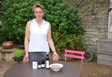 Isabelle Desforges fabrique de l’huile alimentaire et des produits cosmétiques à base de chanvre. 