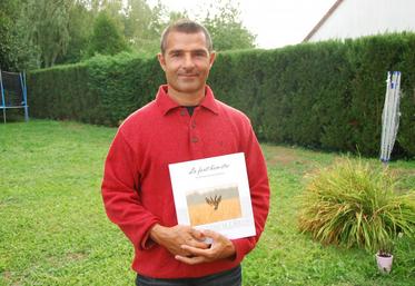 Yannick Dagneau aime dire qu’il pratique de la « chasse photo ». Son appareil photo remplace en effet le fusil du chasseur.