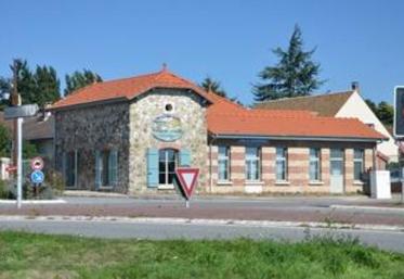 L’ancienne gare de Feucherolles (Yvelines) est devenue la Maison de la plaine.