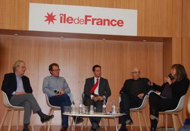 La valorisation des végétaux franciliens a également été au cœur des discussions en présence de Laurent Chatelain, pépiniériste, Xavier Laureau de la Ferme de Gally, et François Mary, de Village nature.