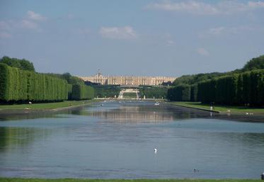 C’est dans ce décor grandiose, à l’extrémité du Grand Canal et en face du château, que se dérouleraient les épreuves équestres si Paris remportait les JO 2024.