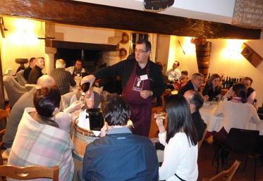 Le 7 février à Veuves. Quarante personnes étaient présentes pour l’événement Toques et vins.