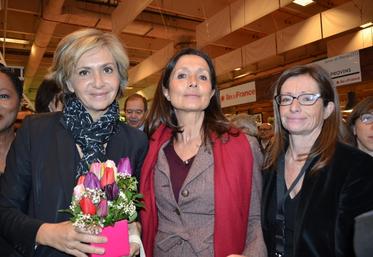 Paris, le 27 février. La présidente de la région Ile-de-France, Valérie Pécresse, a inauguré l’espace consacré à la région au Salon de l’agriculture, entourée d’Anne Chain-Larché et de Marion Zalay. 