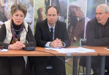 Le 11 mars, à Mierrmaigne. Nicolas Ligneau, le président du GDS (à d.) a invité la conseillère départementale, Pascale de Souancé (à g.), pour qu’elle précise la position du conseil en matière de subvention.