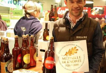 Paris, mardi 29 mars. Un doublé pour Hubert Rabourdin avec des médailles de bronze pour sa bière de brie blonde et sa Briarde ambrée.