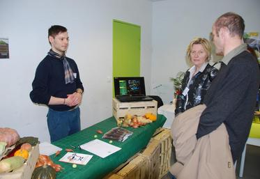 Bougainville, samedi 12 mars. Le président et la directrice, Louis-Daniel Champy et Isabelle Thuillier, sont allés à la rencontre des élèves de BTSA DATR.