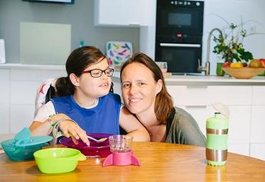 « Dans le quotidien d’un enfant différent, manger, boire, se laver les mains et même jouer, c’est compliqué. »