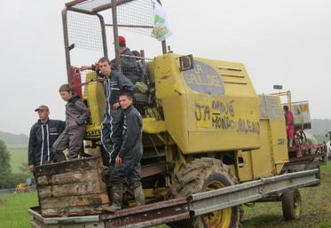 Le 29 mai, à La Chapelle-Vicomtesse. Quinze moiss’batt’ et quatre départements ont fait le show.