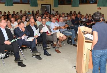 Le 12 septembre, à Miermaigne. De nombreux exploitants ont participé aux Universités du soir de la chambre d’agriculture d’Eure-et-Loir consacrées à la crise agricole.

