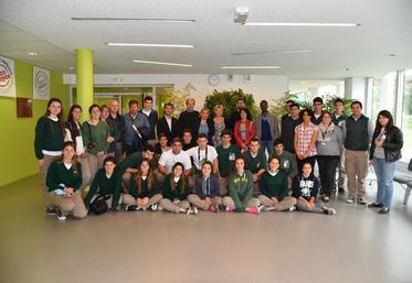 Brie-Comte-Robert, lundi 19 septembre. Les étudiants argentins sont accueillis au sein du lycée Bougainville par un représentant de l’ambassade d’Argentine, Garcia Munoz, et des représentants du ministère de l’Agriculture et la correspondante régionale de la Coopération agricole.