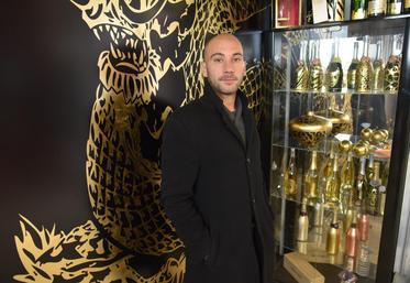 En avril 2015, Morgan Le Roux a doré des bouteilles de champagne représentant l’art culinaire de chefs étoilés milanais. Ces bouteilles ont été exposées à Milan pendant la design-week. 

