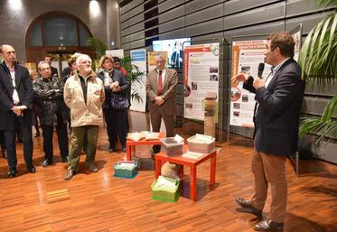 Provins, vendredi 4 novembre. Christian Jacob conclut la visite officielle sur l’espace de la chambre d’Agriculture, un secteur pour lequel la notion de risque est prégnante en 2016.